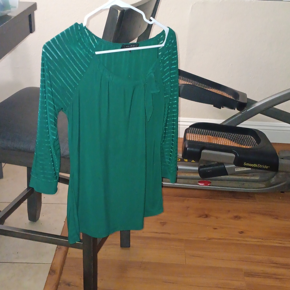 Green Blouse with ribbon